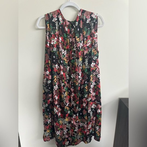 ❤️ Simons beautiful Floral Sleeveless Dress size XXL PTP 2O/21 
Length 38/39 - Picture 4 of 5